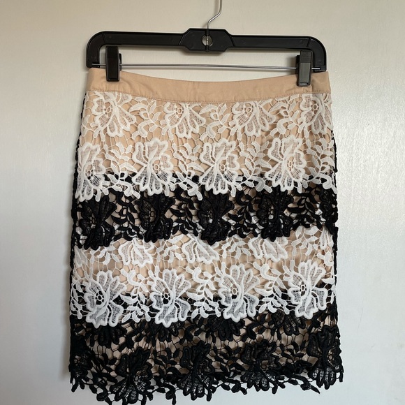 Endless Rose Lace Pencil Skirt - Size M - Picture 12 of 12